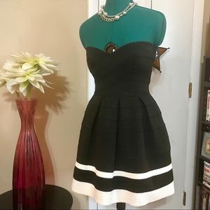 Sans Souci strapless dress